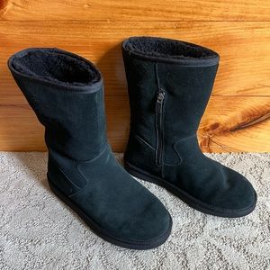 UGG Boot with Side Zipper - Size 8